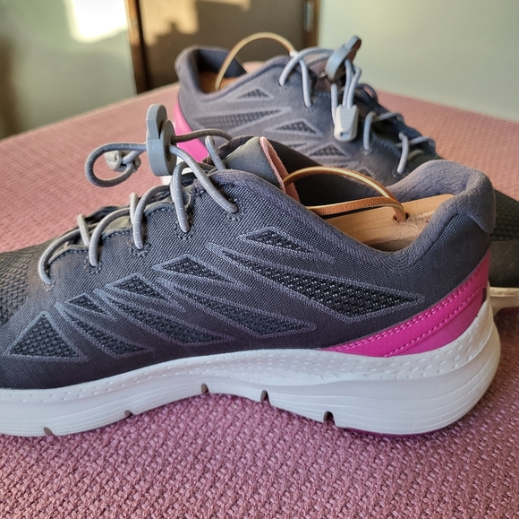 Skechers Go Walk Arch Fit Shoes Womens 9 Gray/ Pink Comfort Athletic - Picture 9 of 13